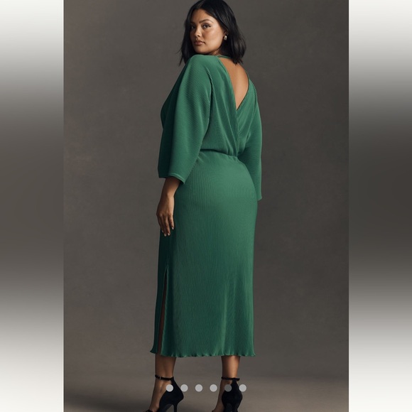 💚 By anthropologie plisse v-neck wrap midi dress dark green pleated 1X PREOWN - Picture 13 of 17